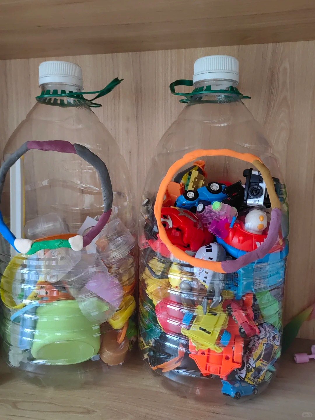 Mẹ không mua hộp lưu trữ, vẫn giữ nhà ngăn nắp hoàn hảo: 12 mẹo tận dụng đồ cũ khiến tôi thật sự nể phục- Ảnh 9.