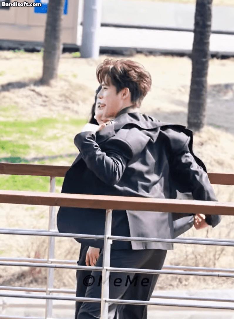 Đầu xuân ngắm cặp trai tài gái sắc dính nhau nửa bước không rời: Visual tầm cỡ vũ trụ, vui hơn cả nhận lì xì- Ảnh 2.