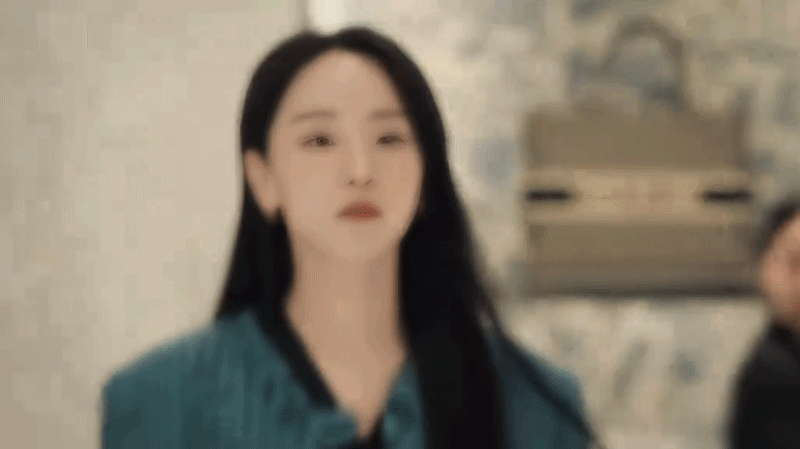 Nhẫn giả vẫn hóa thật nếu đeo trên tay vợ tỷ phú: Khi địa vị "tẩy trắng" mọi sự lừa dối - Ảnh 2.