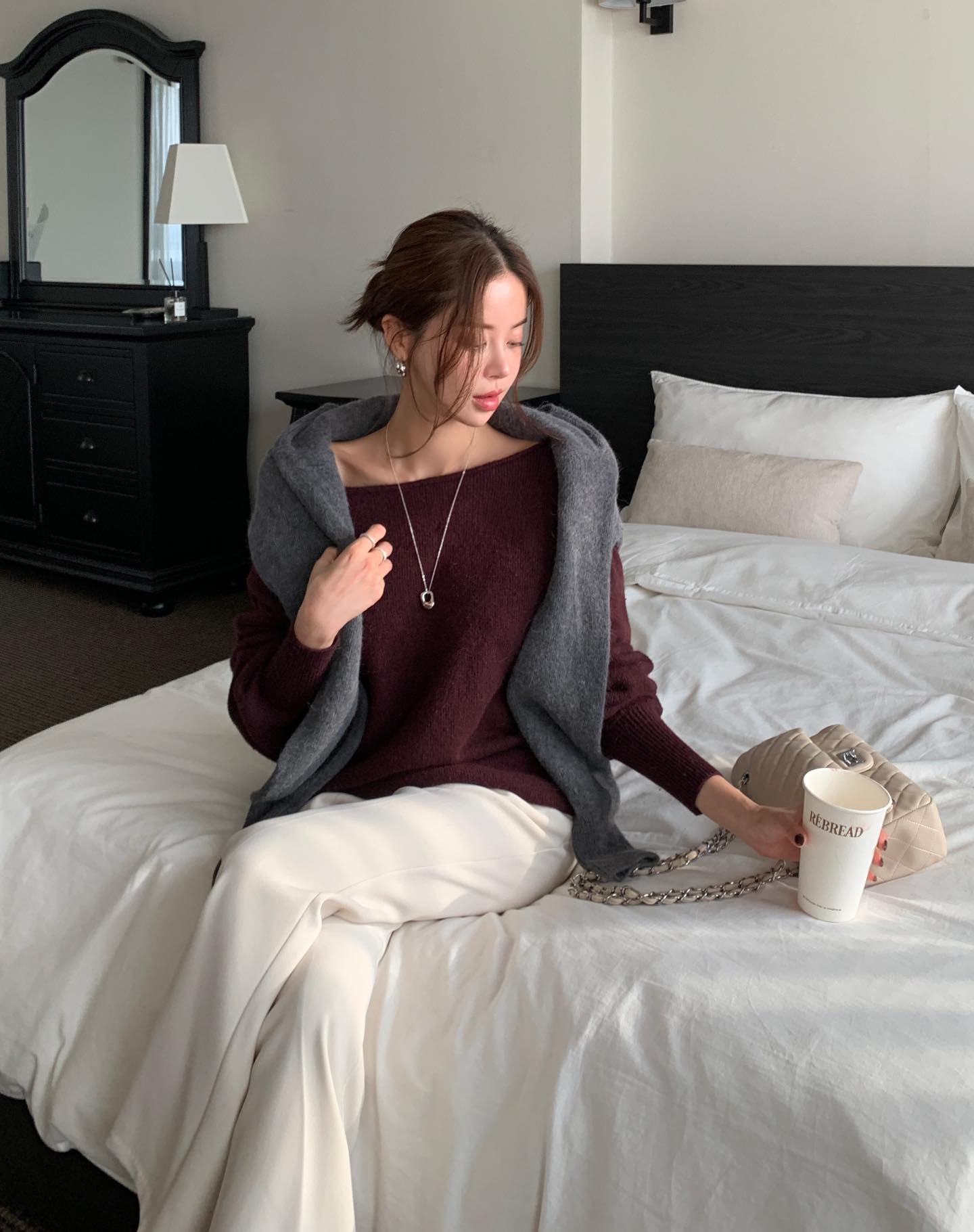 5 cách mix đồ cho người mê quần dài hơn váy, ra Tết áp dụng lại càng đẹp- Ảnh 10.