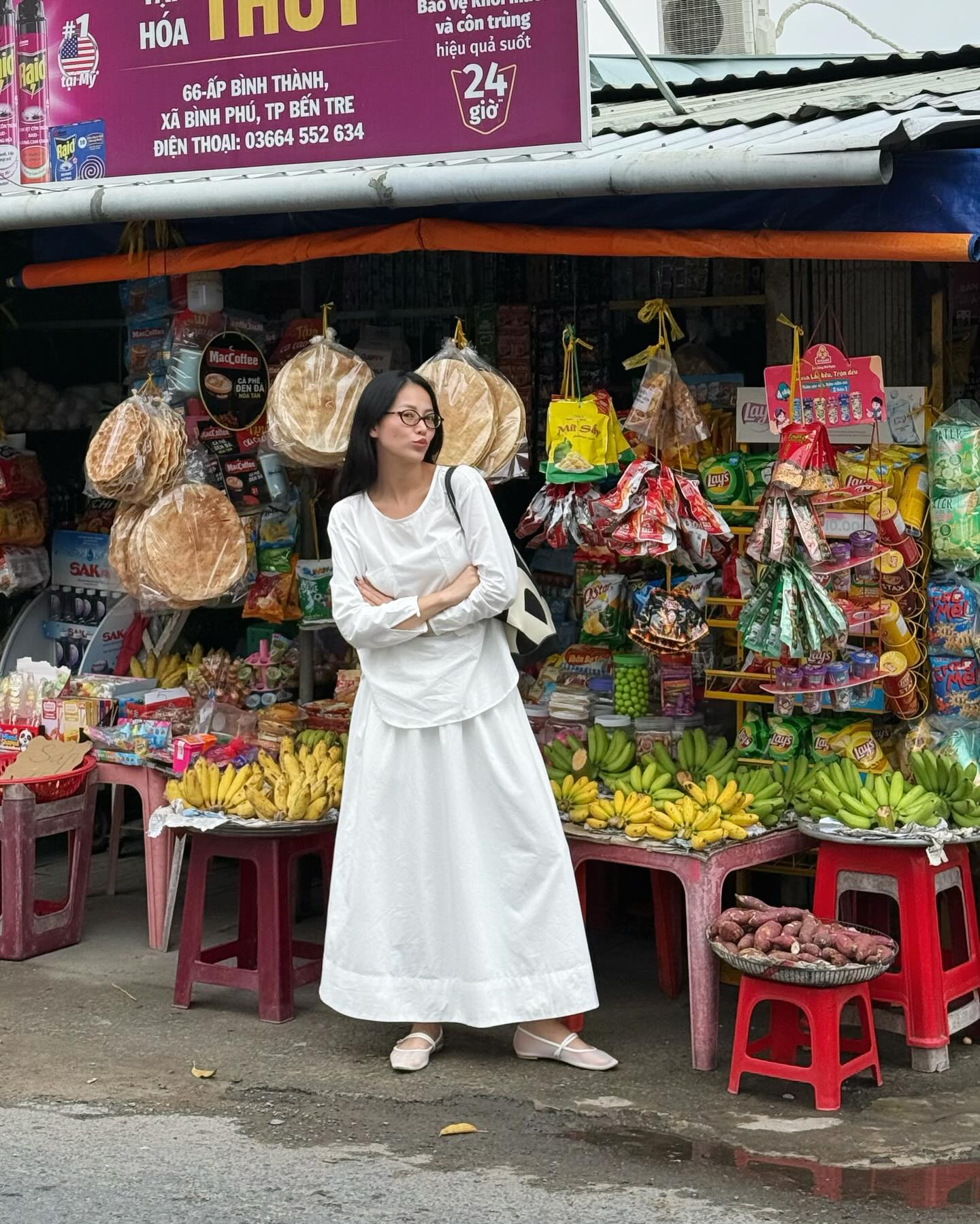 Nhìn mỹ nhân này là muốn sắm chân váy trắng ngay lập tức- Ảnh 4.