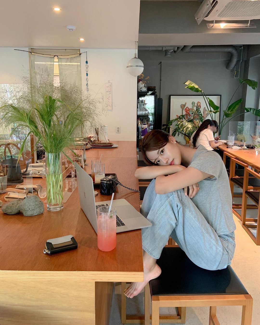 3 sai lầm tài chính nhiều người lặp lại ngay tháng Giêng - Ảnh 1.