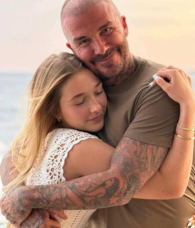 Có một tiểu thư Harper mềm mại, đầy ấm áp giữa drama gia đình Beckham - Ảnh 3.