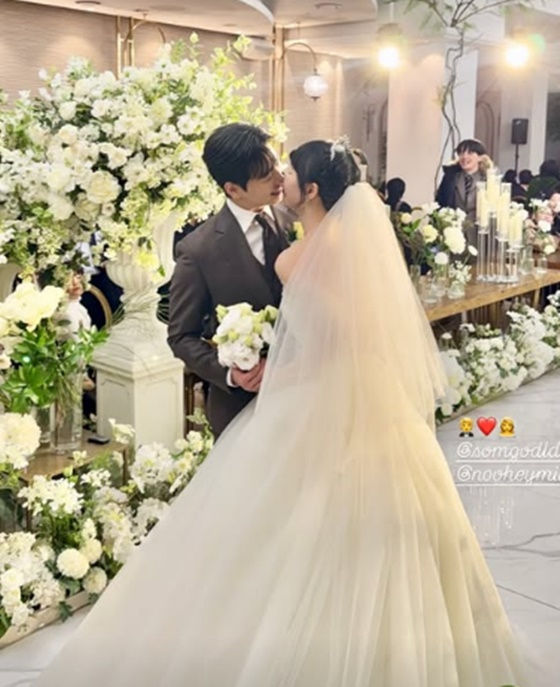 Đám cưới náo loạn đầu năm của diễn viên - ca sĩ 9X: Nụ hôn ngôn tình không hot bằng thái độ của cô dâu- Ảnh 2.