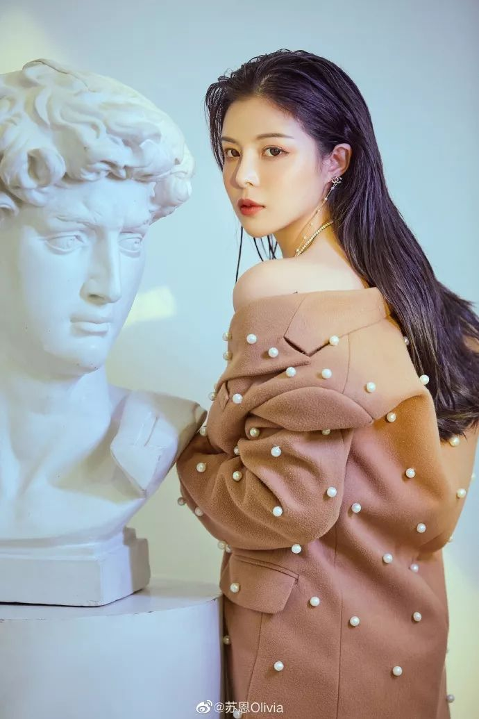 Hớ hênh khi phát sóng, nữ streamer gặp "họa lớn", trả giá nặng nề- Ảnh 5. Hớ hênh khi phát sóng, nữ streamer gặp "họa lớn", trả giá nặng nề- Ảnh 5.