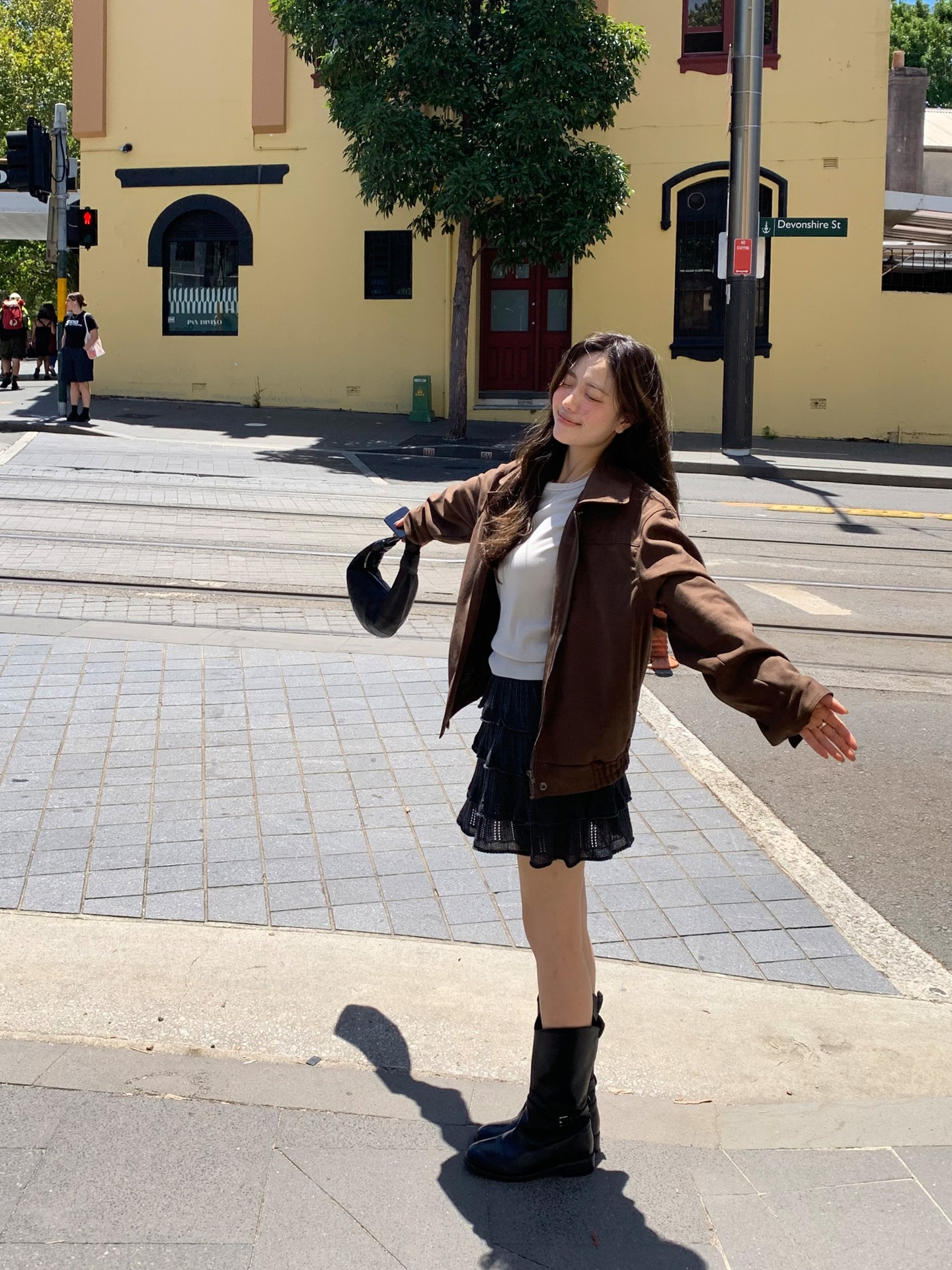 4 cách mặc đẹp và tiện lợi cho ngày mưa nồm- Ảnh 8. 4 cách mặc đẹp và tiện lợi cho ngày mưa nồm- Ảnh 8.