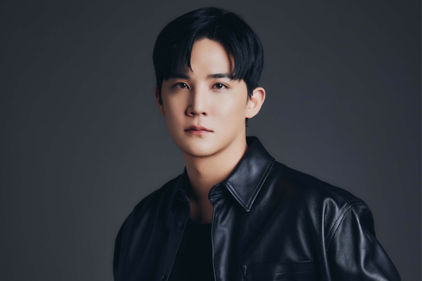 Tổng tài showbiz vừa vướng vòng lao lý: Đứng sau nhóm nữ chất nhất làng nhạc, bị bắt khẩn cấp khi đang lưu diễn - Ảnh 1.