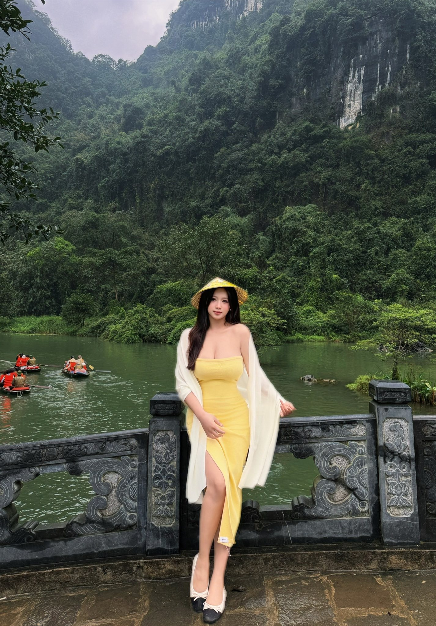 Outfit "nghiêng nước nghiêng thành" của hot girl xinh đẹp khiến triệu anh em "rụng tim" - Ảnh 3.
