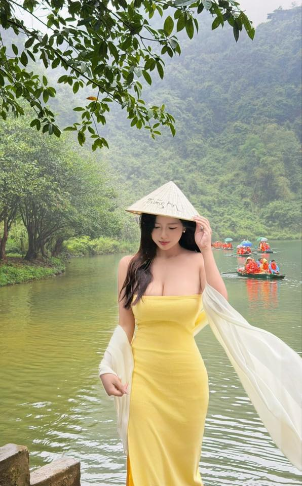 Outfit "nghiêng nước nghiêng thành" của hot girl xinh đẹp khiến triệu anh em "rụng tim" - Ảnh 5.