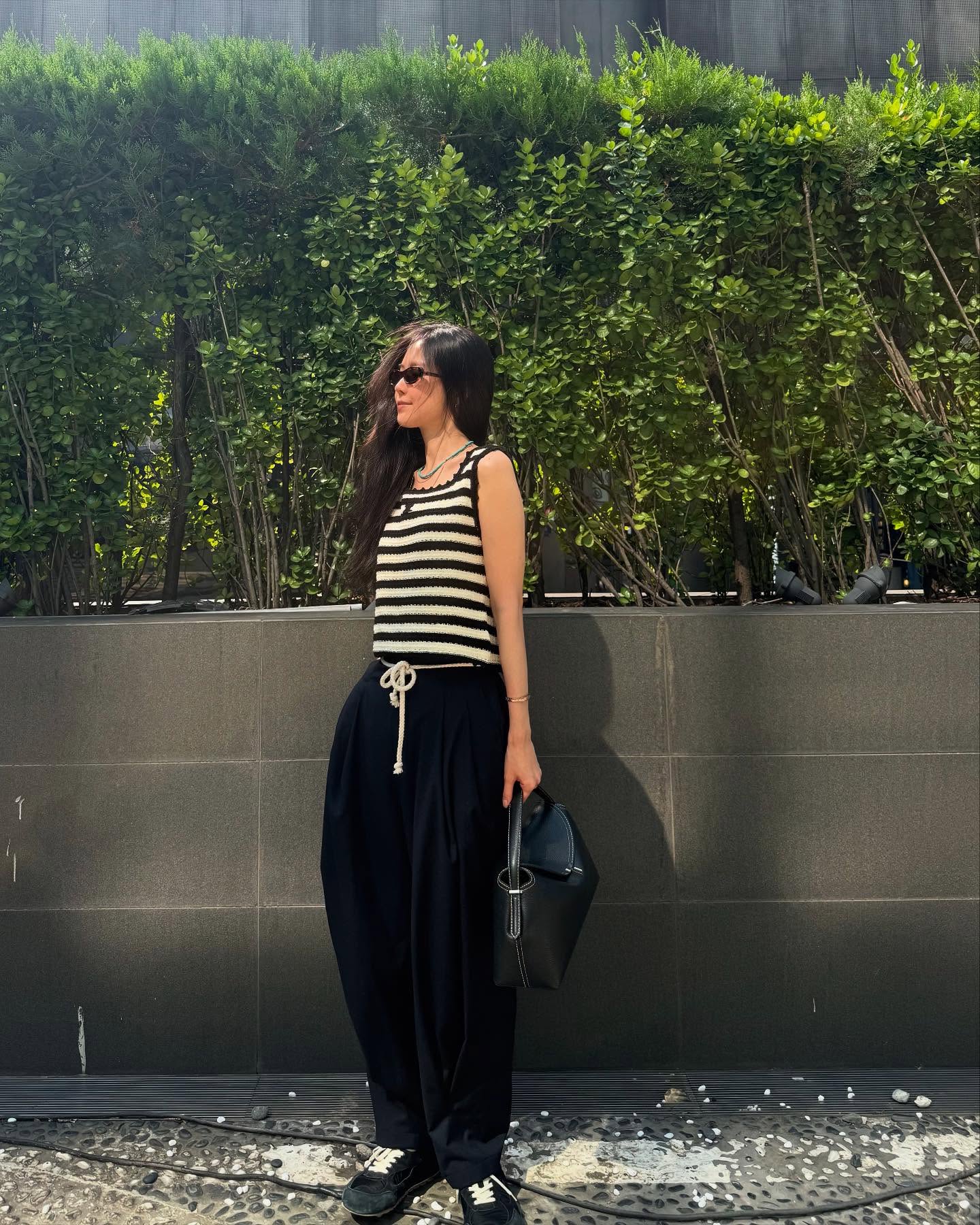 Ngắm 5 công thức diện quần dài từ sao Hàn, chị em sẽ không còn thiết tha mặc váy nữa- Ảnh 4. Ngắm 5 công thức diện quần dài từ sao Hàn, chị em sẽ không còn thiết tha mặc váy nữa- Ảnh 4.