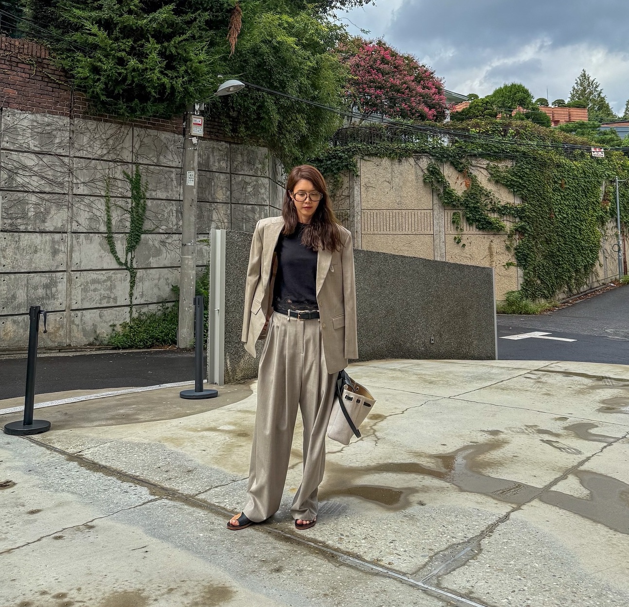 Không thể tin được mỹ nhân này đã 49 tuổi, định nghĩa về phong cách trung niên trẻ trung năng động chính là đây- Ảnh 2. Không thể tin được mỹ nhân này đã 49 tuổi, định nghĩa về phong cách trung niên trẻ trung năng động chính là đây- Ảnh 2.