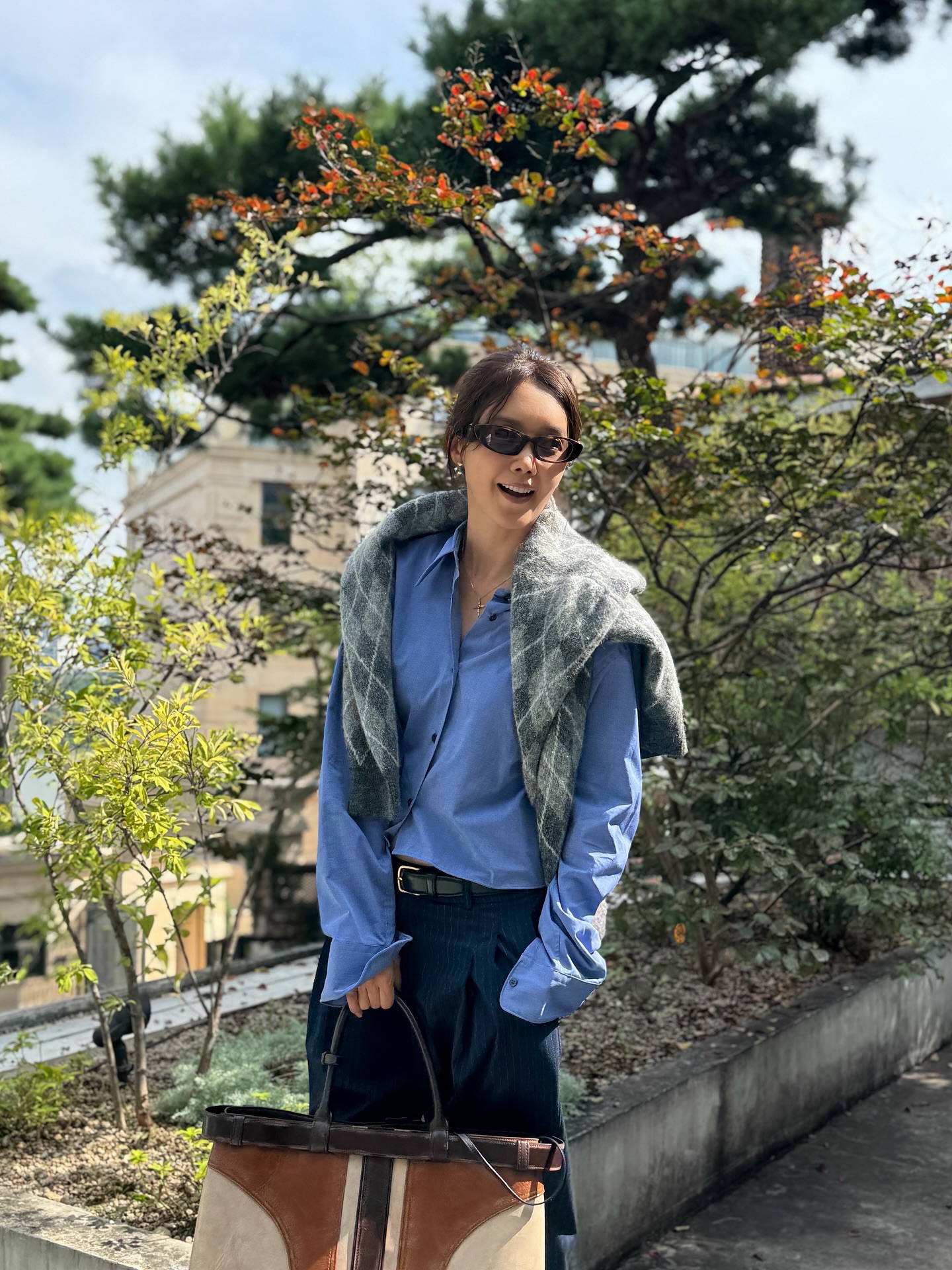 Không thể tin được mỹ nhân này đã 49 tuổi, định nghĩa về phong cách trung niên trẻ trung năng động chính là đây- Ảnh 9. Không thể tin được mỹ nhân này đã 49 tuổi, định nghĩa về phong cách trung niên trẻ trung năng động chính là đây- Ảnh 9.