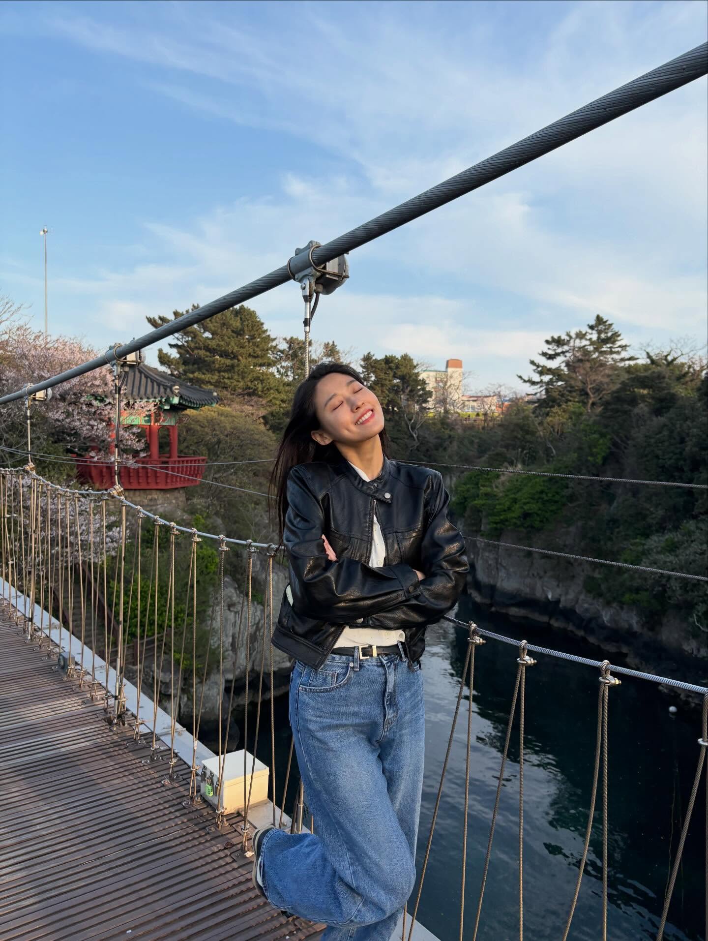 Ngắm 5 công thức diện quần dài từ sao Hàn, chị em sẽ không còn thiết tha mặc váy nữa- Ảnh 8. Ngắm 5 công thức diện quần dài từ sao Hàn, chị em sẽ không còn thiết tha mặc váy nữa- Ảnh 8.