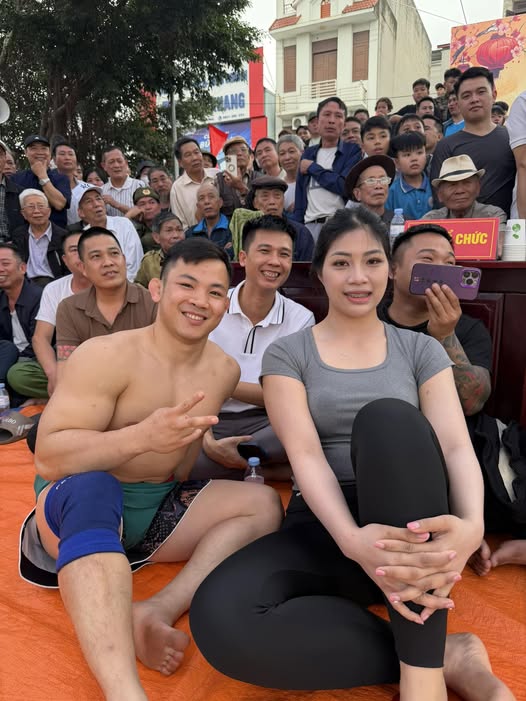 Bóng hồng sới vật Anh Thơ lại trở thành "hot search", cận cảnh khoảnh khắc thi đấu gây "bão mạng" - Ảnh 3.