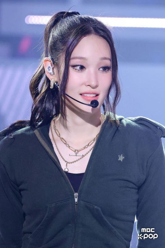 Tiểu thư tài phiệt giàu nhất Kpop cũng có ngày này sao?- Ảnh 3. Tiểu thư tài phiệt giàu nhất Kpop cũng có ngày này sao? - Ảnh 3.