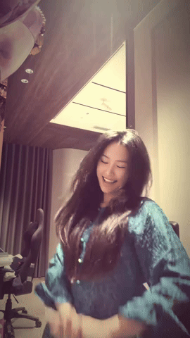 Doãn Hải My nhảy "như con lăng quăng" - Ảnh 1.