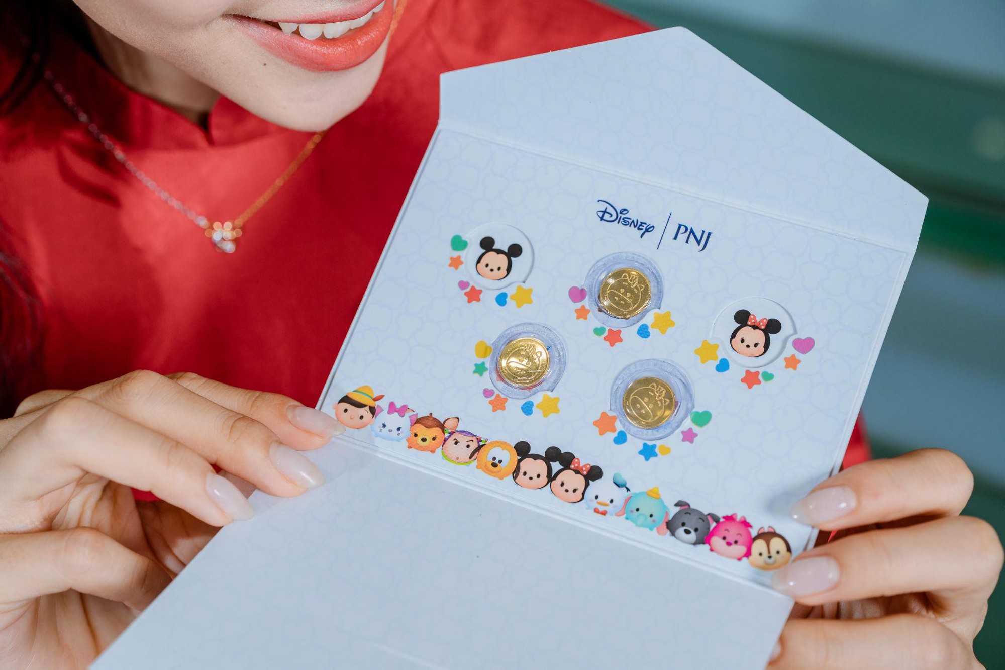 Sưu tầm vàng đầy phong cách: PNJ đưa nhân vật quốc tế vào thiết kế vàng 99,99% - Ảnh 1. Sưu tầm vàng đầy phong cách: PNJ đưa nhân vật quốc tế vào thiết kế vàng 99,99% - Ảnh 1.