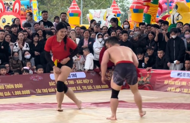 Bóng hồng sới vật Anh Thơ lại trở thành "hot search", cận cảnh khoảnh khắc thi đấu gây "bão mạng" - Ảnh 1.