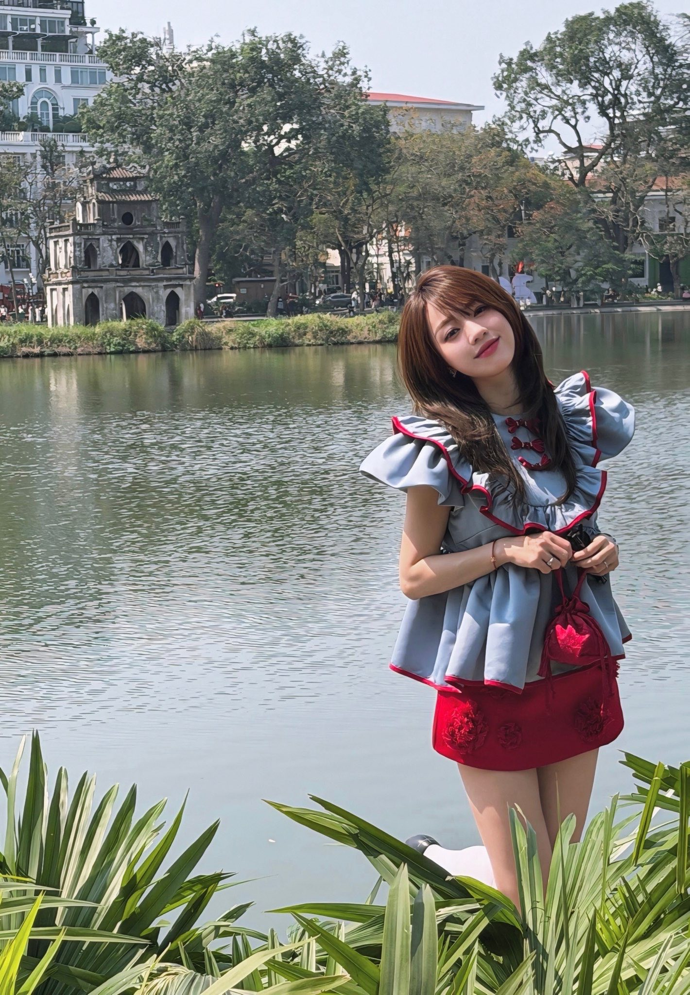 "Thoát Tết", hot girl Hà Kim hóa cô sinh viên cực dễ thương khiến anh em rung động - Ảnh 2.