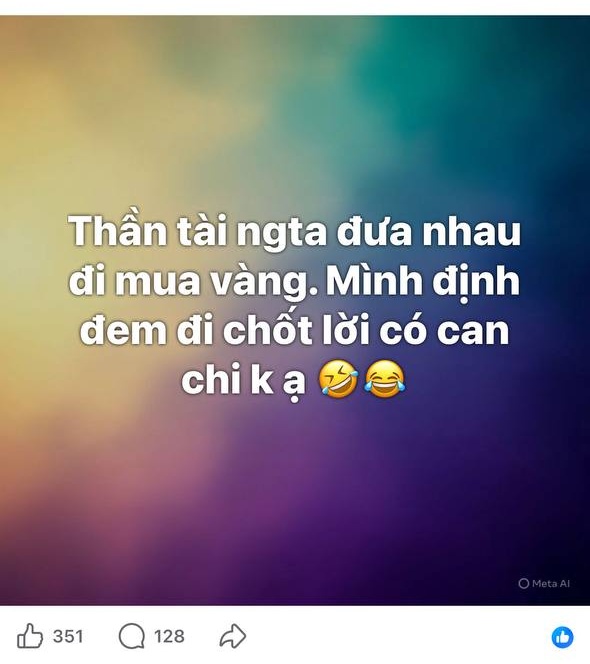 Lao đến tiệm vàng bán sạch vàng "chốt lời" ngày vía Thần Tài: Được 1 thứ và mất 1 thứ - Ảnh 1.