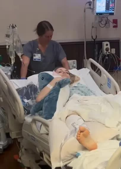 Xúc động lời nhắn Ronaldo gửi nữ thần trượt tuyết suýt phải cắt cụt chân sau tai nạn kinh hoàng ở Olympic - Ảnh 1.