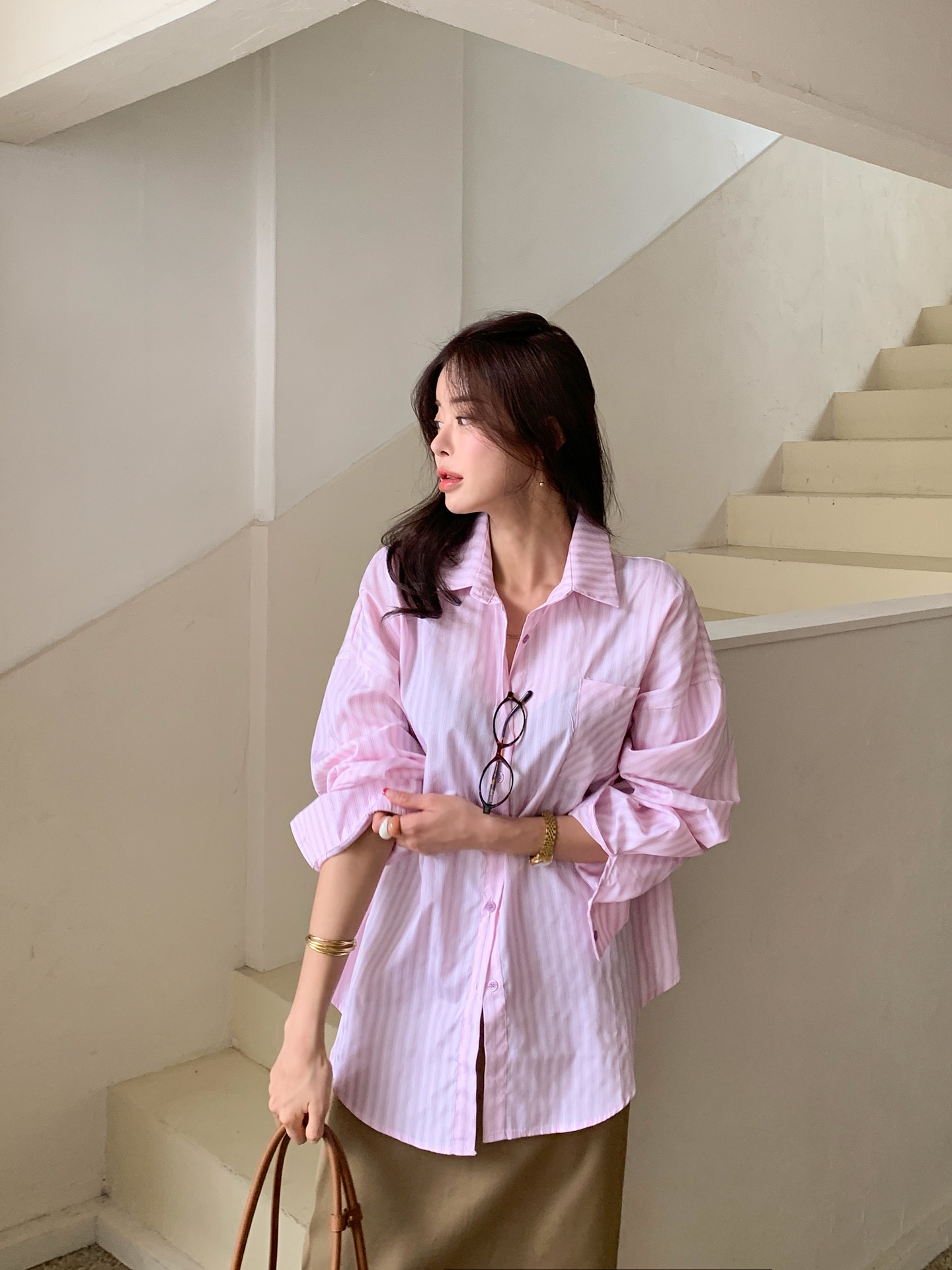 Cập nhật xu hướng áo sơ mi 2026 cho mùa hè thêm phần nổi bật và phong cách - Ảnh 7.