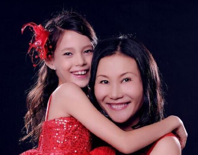 Chuyện mẹ đơn thân nuôi con thành "nữ hoàng tuyết" nổi tiếng toàn cầu: Eileen Gu đã lớn lên như thế- Ảnh 3.