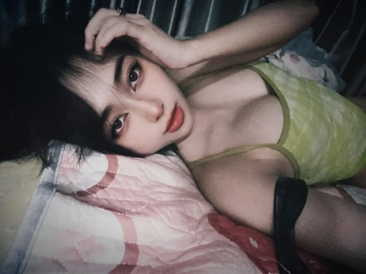 Mercury Nguyễn tung ảnh "giường chiếu" khiến anh em game thủ mất ngủ - Ảnh 2.