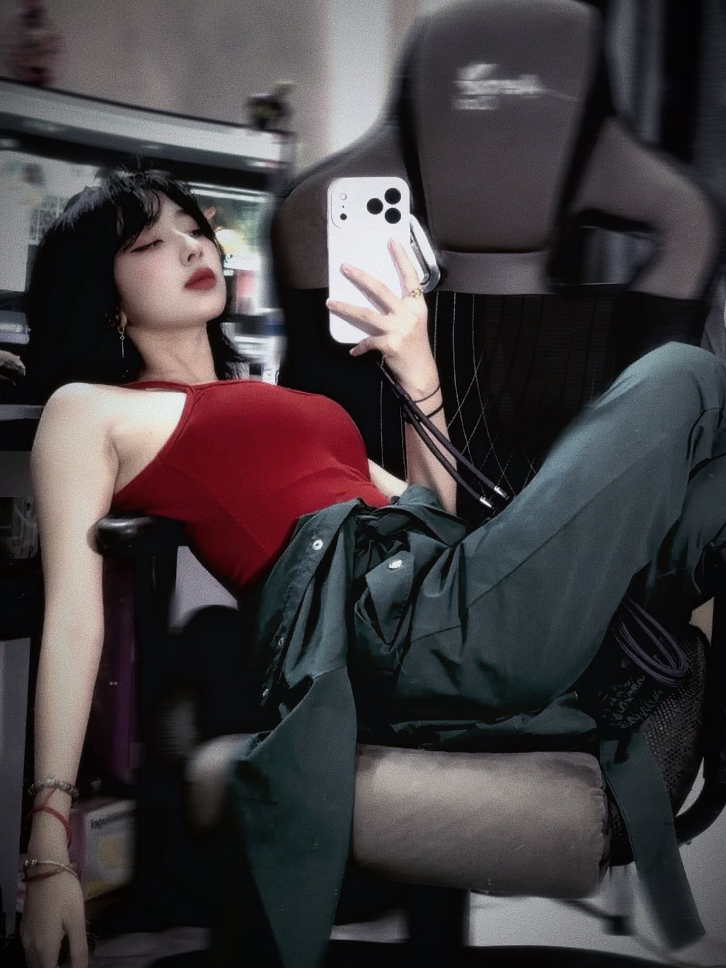 Mercury Nguyễn tung ảnh "giường chiếu" khiến anh em game thủ mất ngủ - Ảnh 4.