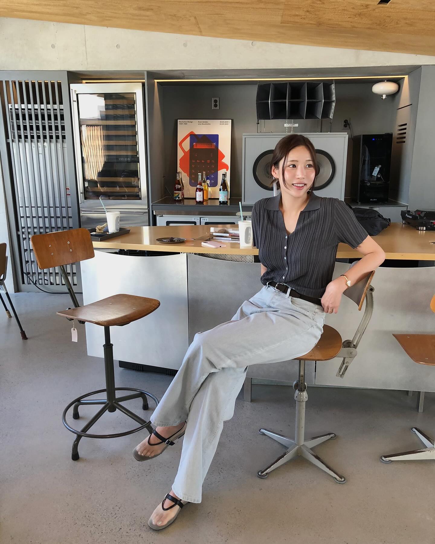 5 mẫu áo xuân hè đẹp hoàn hảo khi phối cùng quần ống rộng- Ảnh 7.