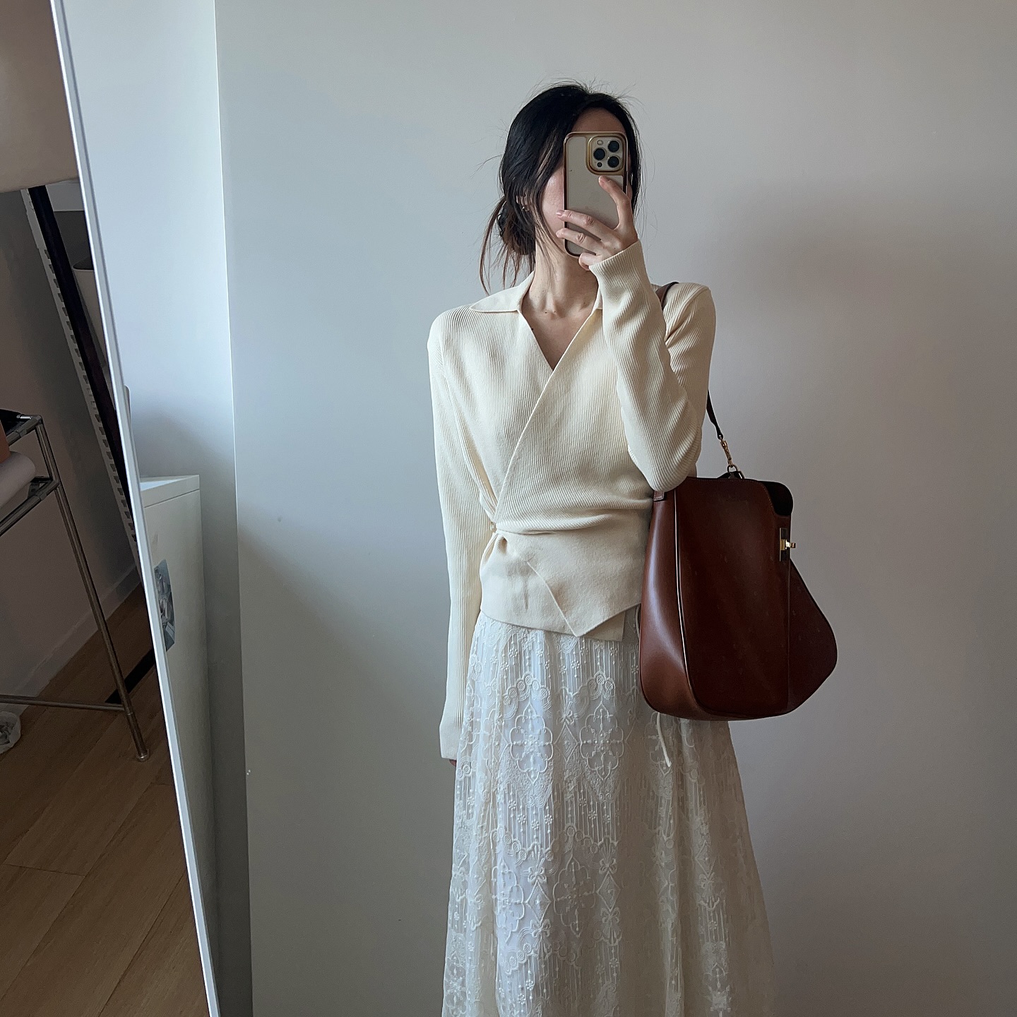 Cách trở thành ngôi sao thời trang công sở với item quen thuộc năm 2026 - Ảnh 1.