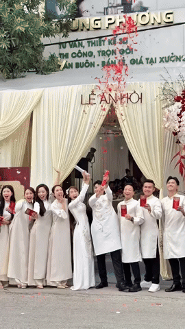 Tuyển thủ Đức Huy và MC Mù Tạt cực tình trong lễ cưới, cô dâu rạng rỡ như hoa giữa dàn phù dâu xinh đẹp- Ảnh 4.