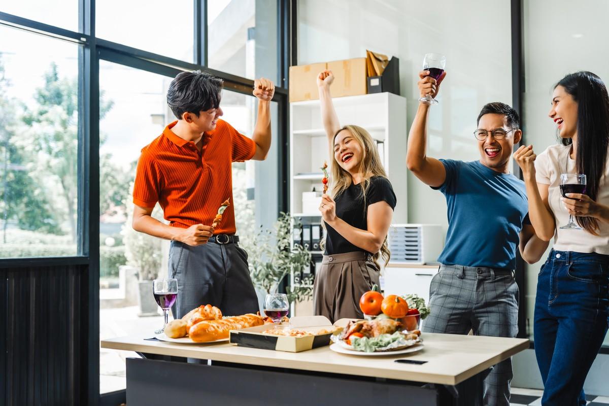 Bí kíp “giải lời nguyền” uể oải hậu Tết, bắt nhịp cuộc sống công sở hừng hực - Ảnh 2.