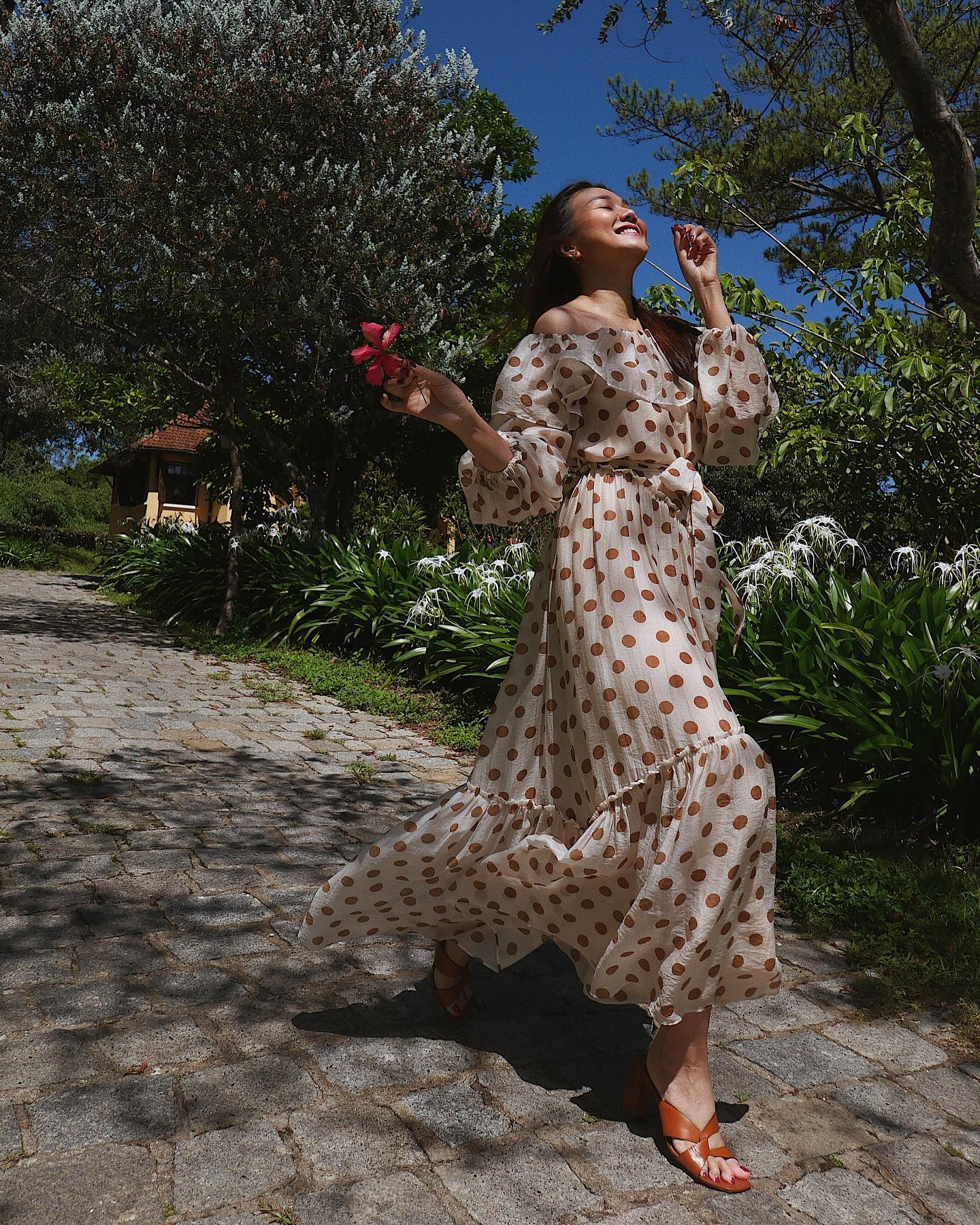 5 kiểu váy nhẹ nhàng tươi xinh, nhìn là muốn sắm ngay- Ảnh 10.