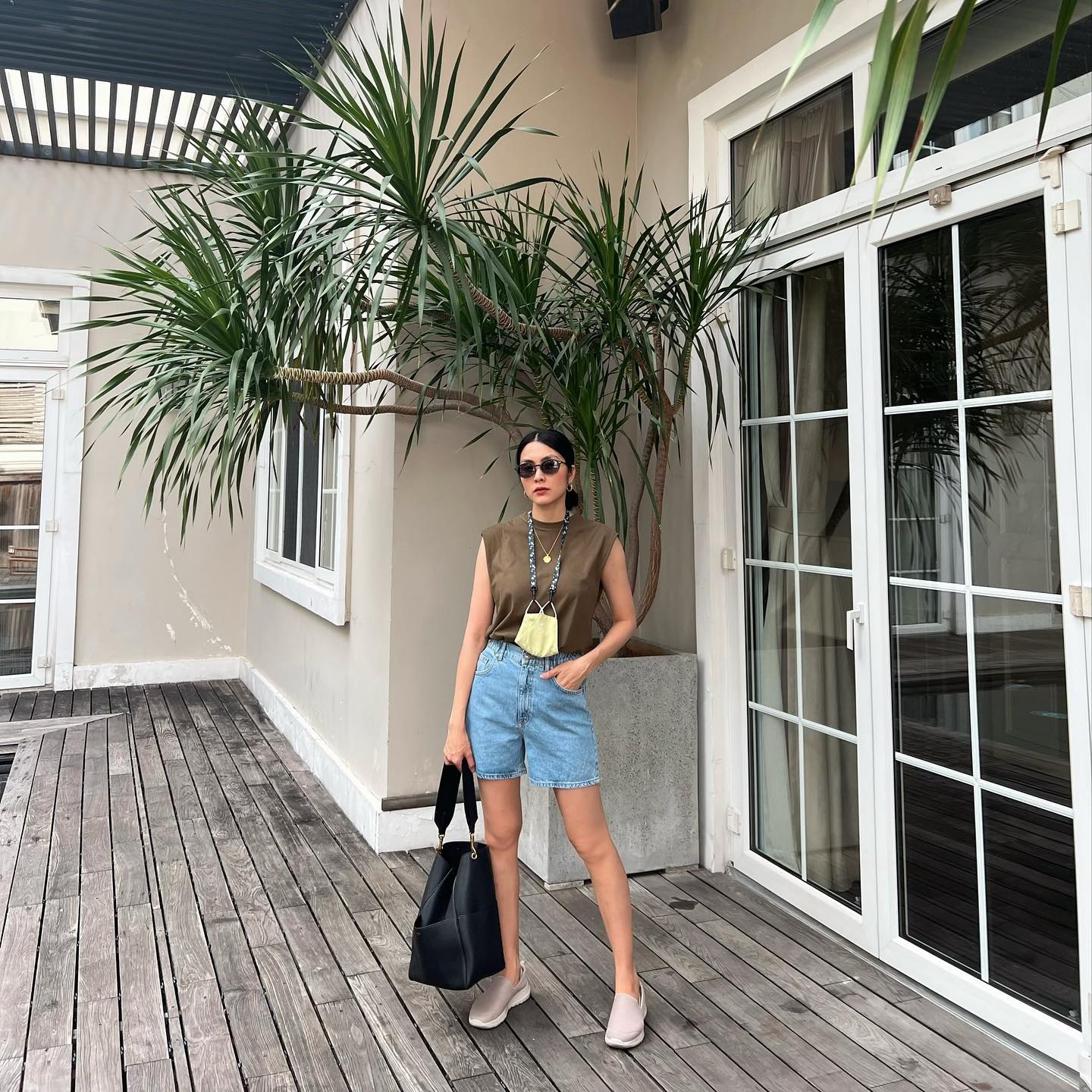 3 món đồ denim giúp Tăng Thanh Hà giữ vững phong độ mặc đẹp theo năm tháng- Ảnh 5.