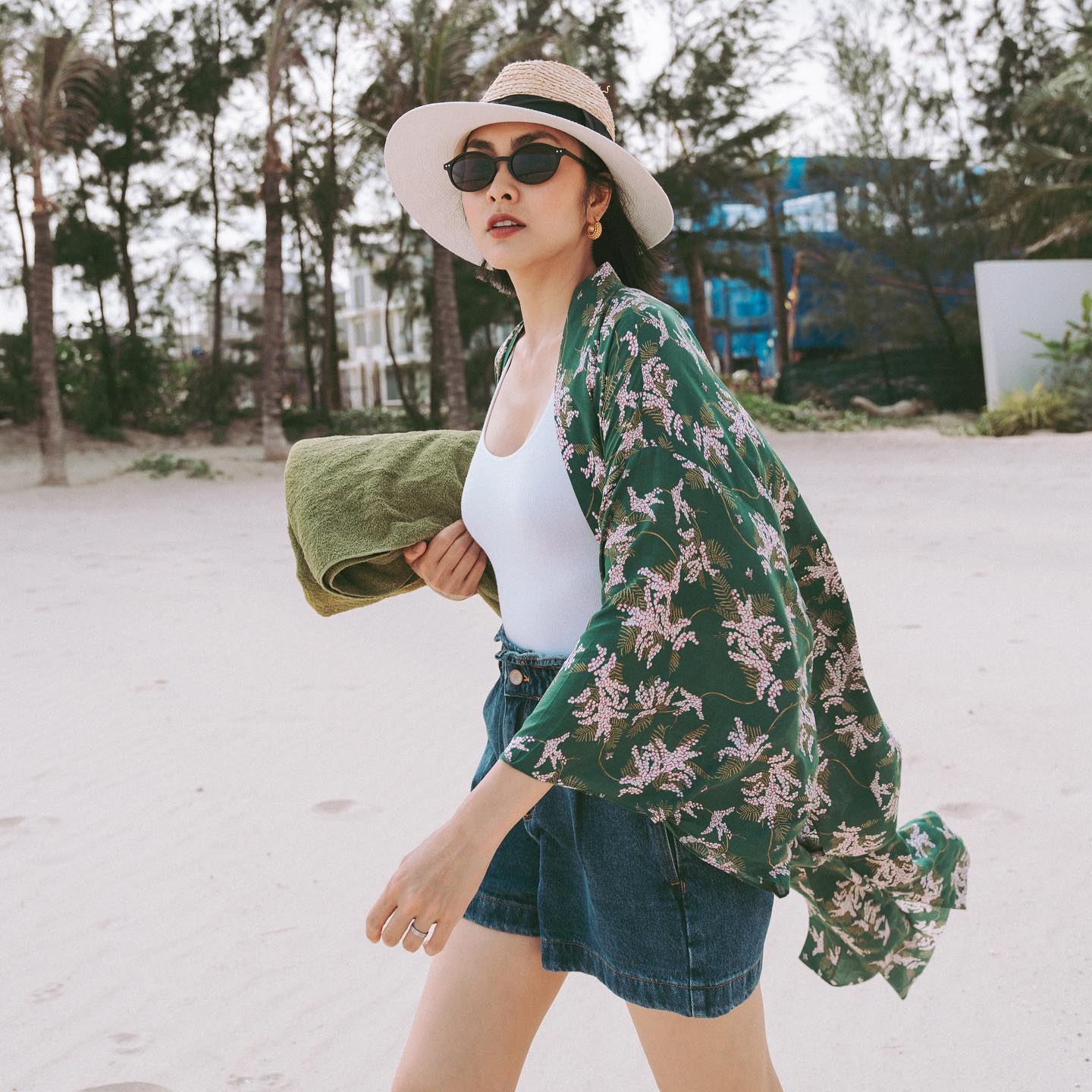 3 món đồ denim giúp Tăng Thanh Hà giữ vững phong độ mặc đẹp theo năm tháng- Ảnh 4.