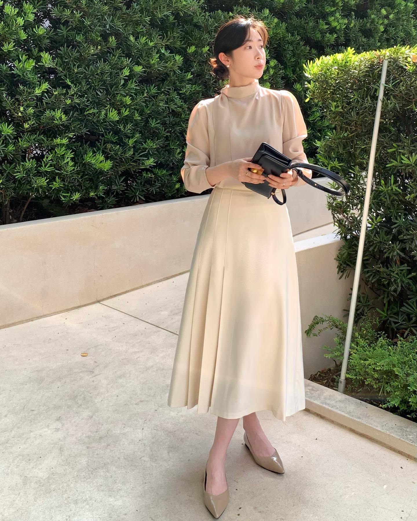 5 cách mặc đồ công sở giúp chị em "hack" vài centimet chiều cao, dáng cũng thon thả hơn- Ảnh 6.