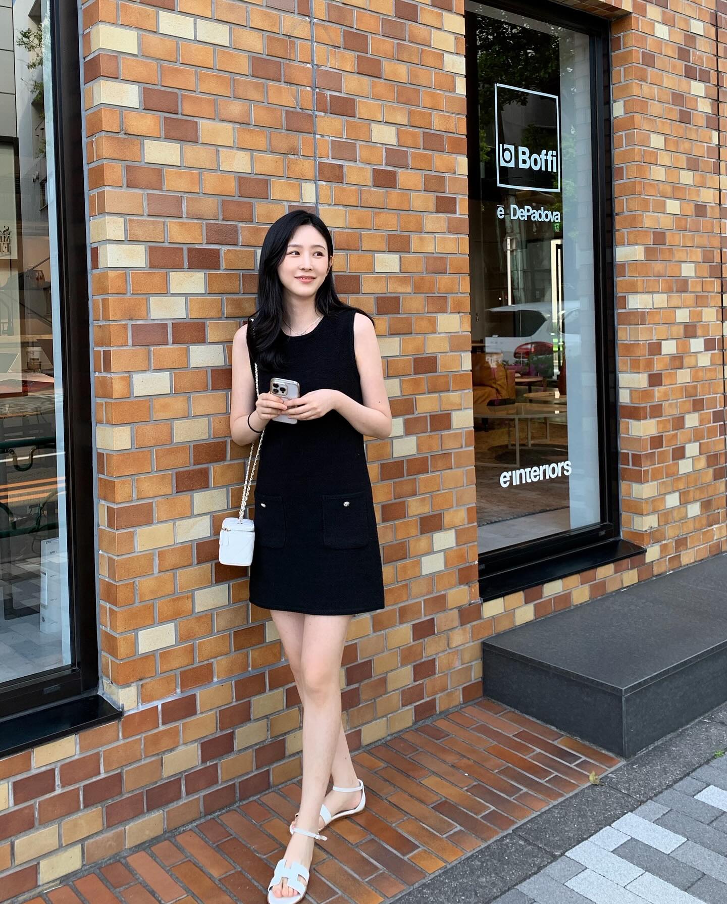 5 món thời trang mix với giày bệt giúp tôn dáng tối ưu- Ảnh 4.