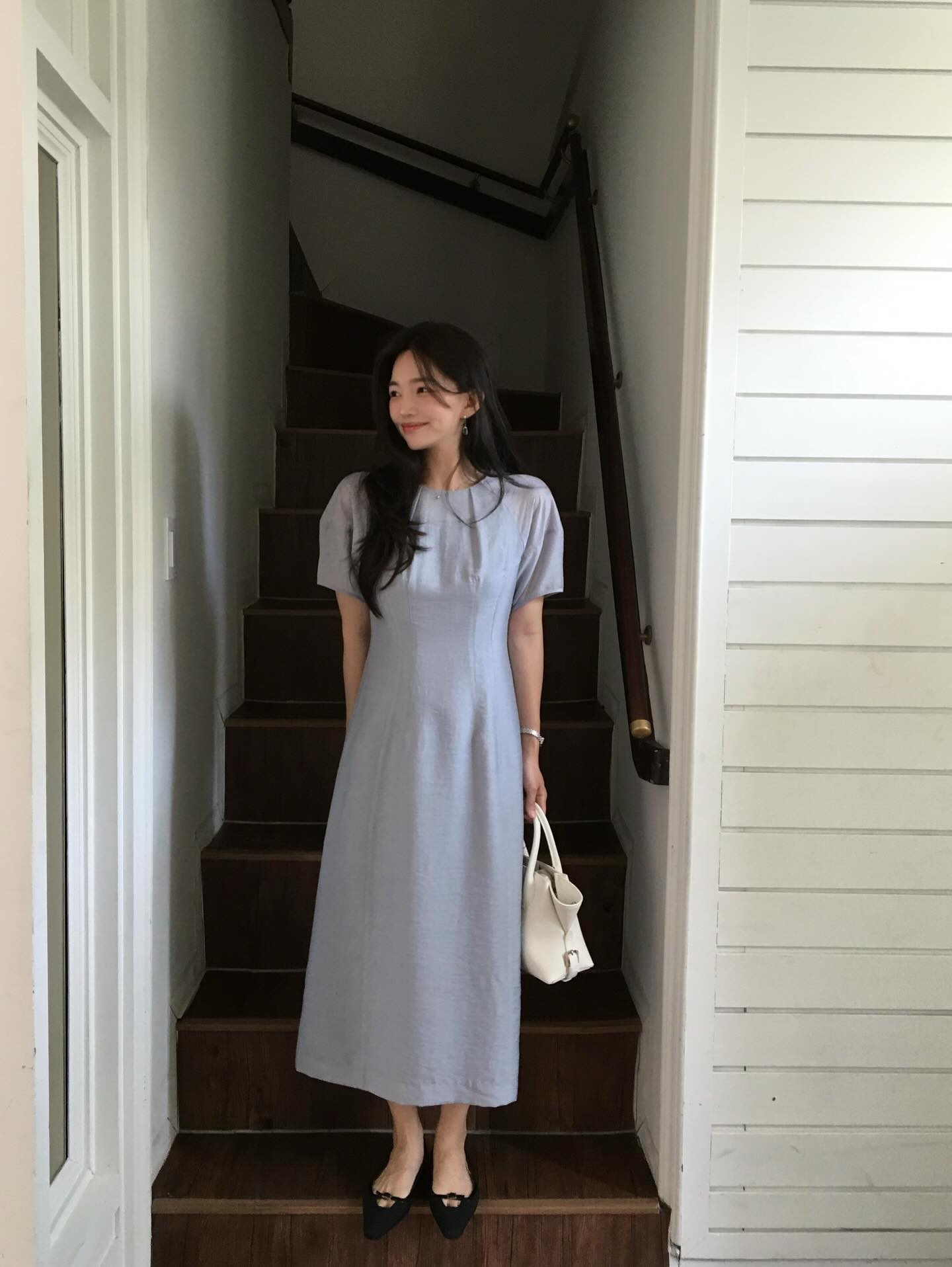 5 món thời trang mix với giày bệt giúp tôn dáng tối ưu- Ảnh 9.