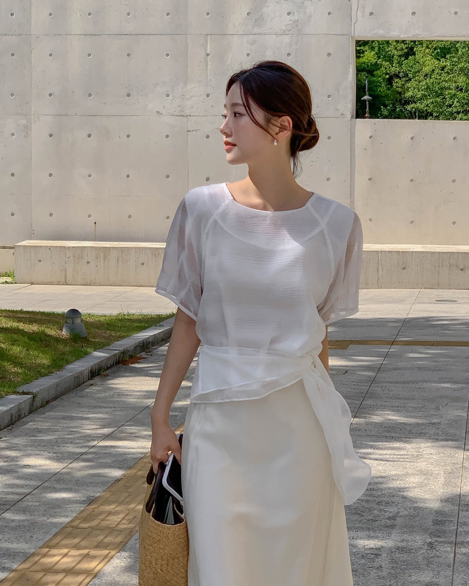 5 cách mặc đồ công sở giúp chị em "hack" vài centimet chiều cao, dáng cũng thon thả hơn- Ảnh 3.