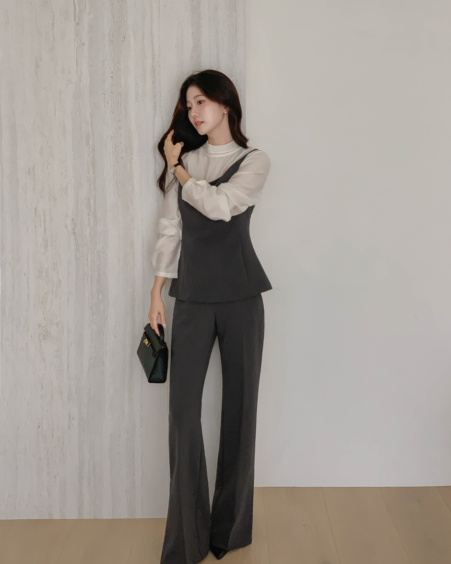 5 cách mặc đồ công sở giúp chị em "hack" vài centimet chiều cao, dáng cũng thon thả hơn- Ảnh 8.