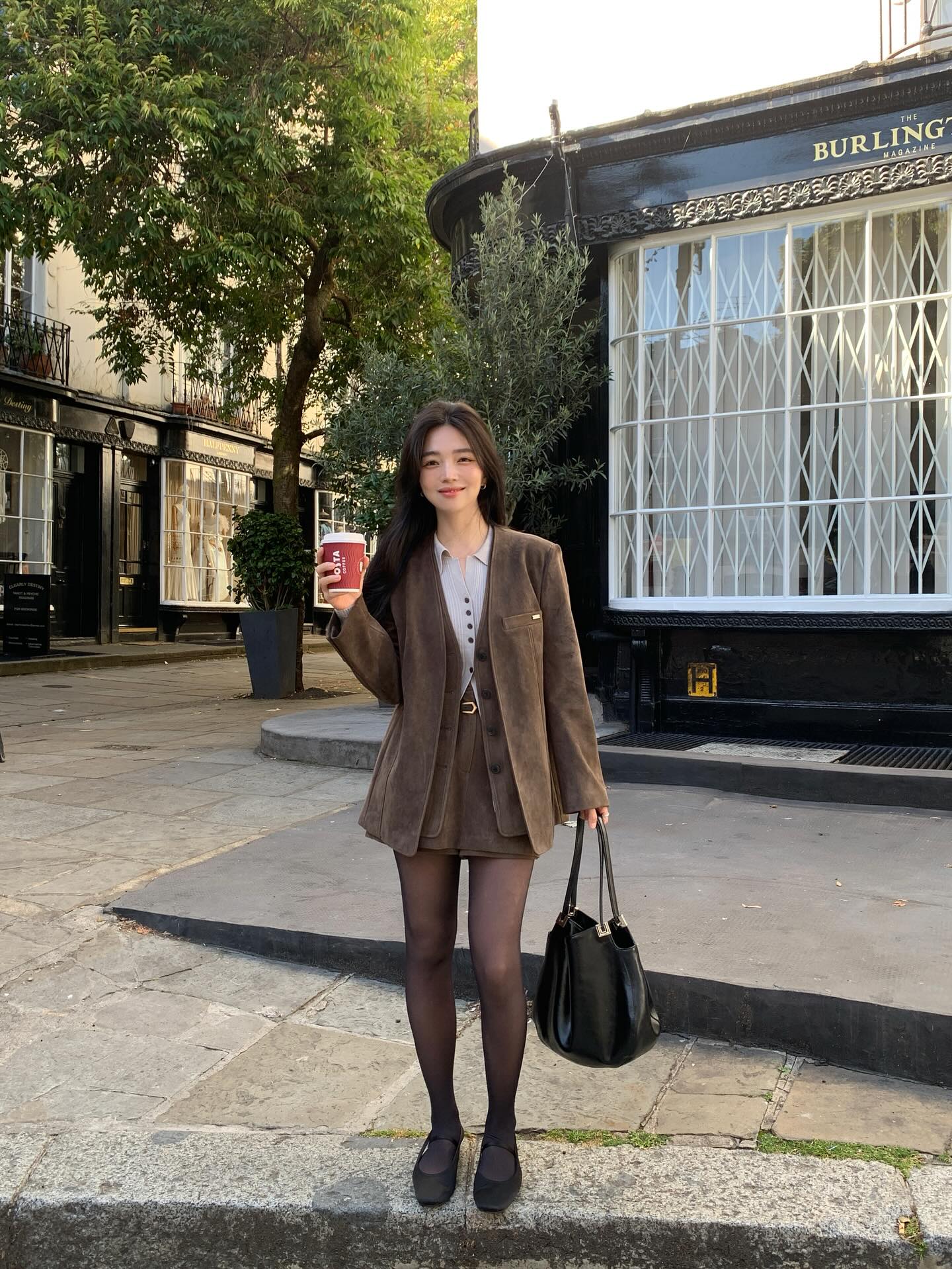 5 món thời trang mix với giày bệt giúp tôn dáng tối ưu- Ảnh 3.