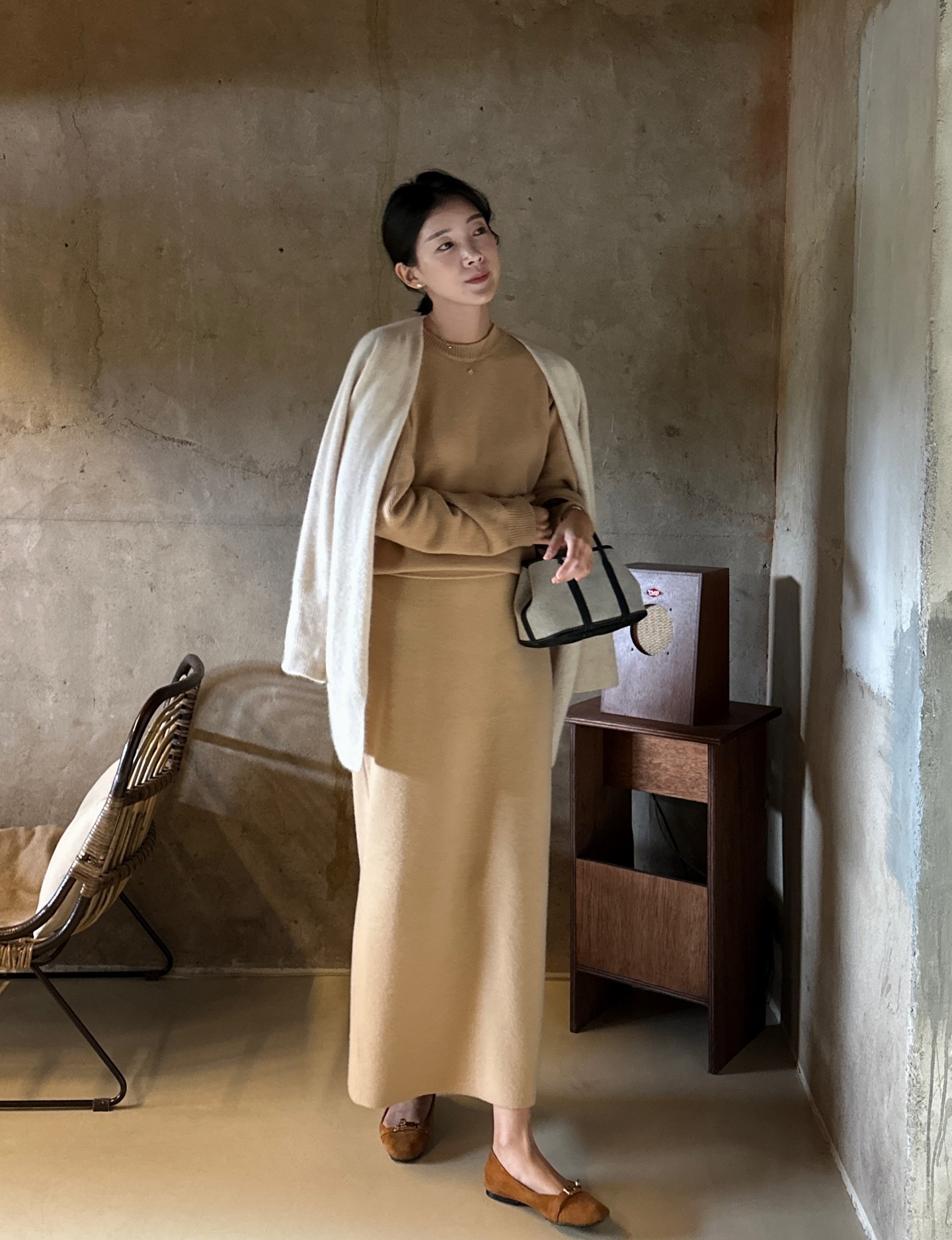 5 món thời trang mix với giày bệt giúp tôn dáng tối ưu- Ảnh 2.