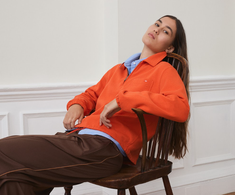 Jonathan Anderson tiếp tục “giữ chuỗi” phong cách preppy với BST Xuân Hè kết hợp cùng UNIQLO- Ảnh 2.