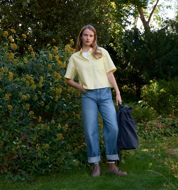 Jonathan Anderson tiếp tục “giữ chuỗi” phong cách preppy với BST Xuân Hè kết hợp cùng UNIQLO- Ảnh 4.