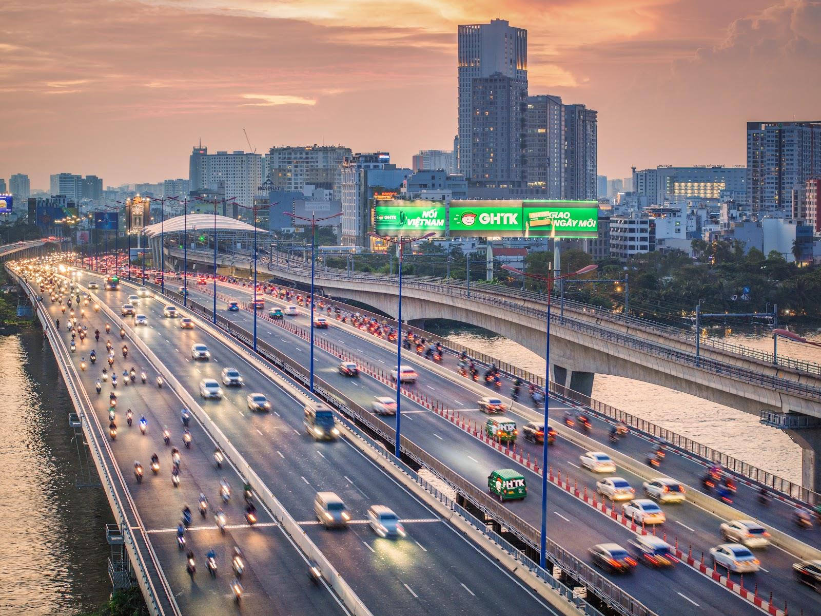 Dòng chảy hàng hóa Bắc - Nam dịp Tết: Vì sao phân phối liên miền quyết định doanh thu?- Ảnh 2.