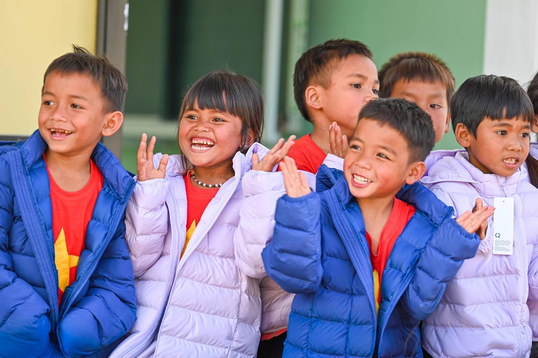 UNIQLO mang áo ấm đến với trẻ em và người dân Thượng Trạch và Phong Nha- Ảnh 5.