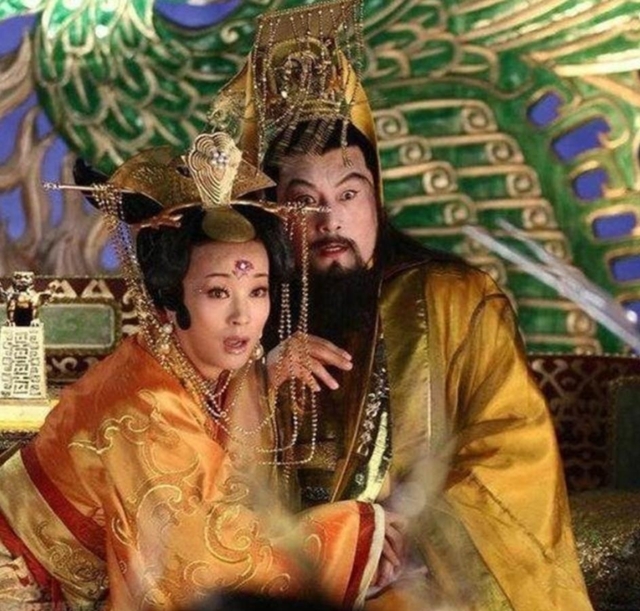 Diễn viên duy nhất bị in ảnh lên tiền âm phủ, khán giả Việt Nam ai cũng nhớ mặt- Ảnh 2. Diễn viên duy nhất bị in ảnh lên tiền âm phủ, khán giả Việt Nam ai cũng nhớ mặt- Ảnh 2.