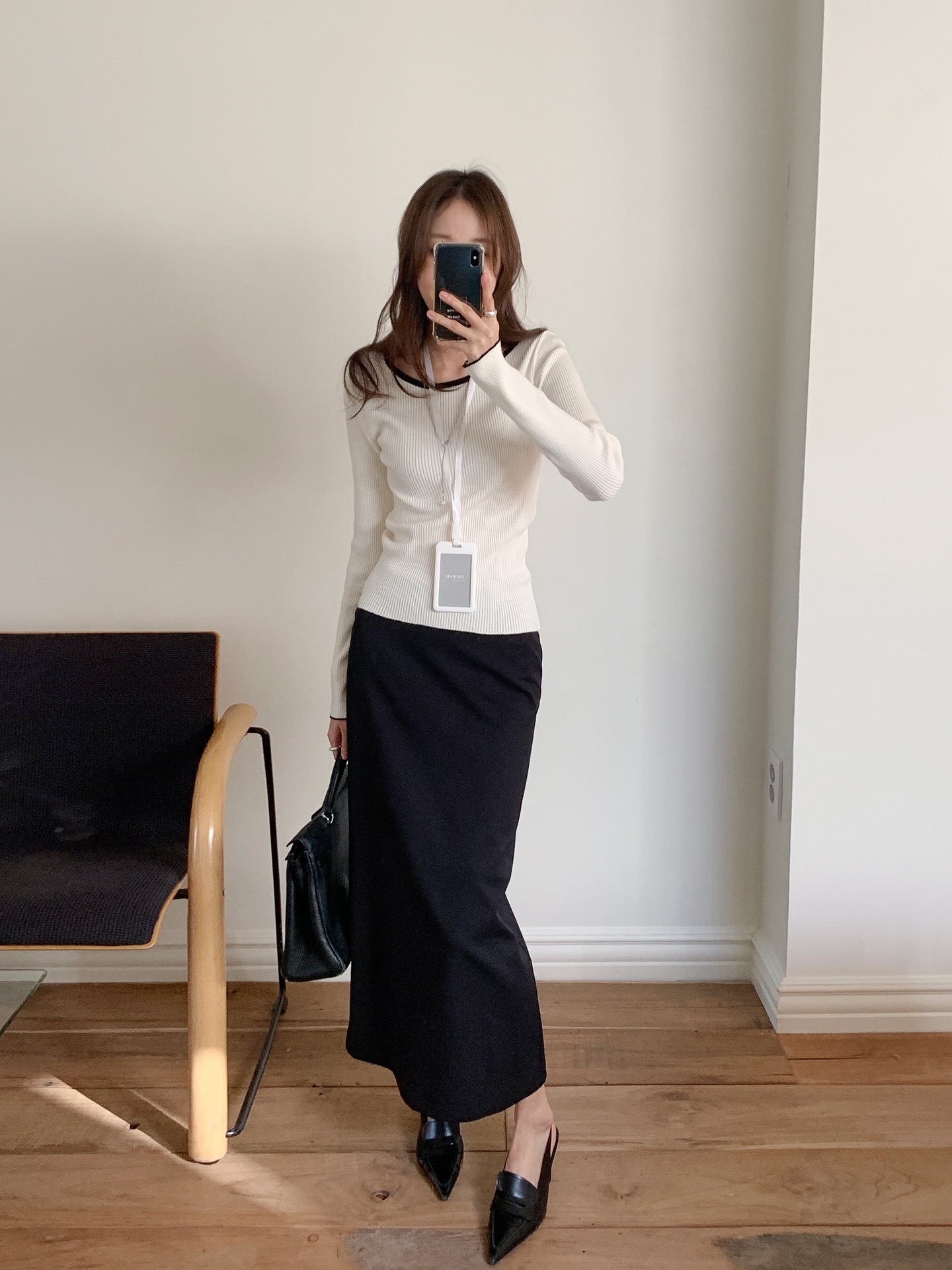 Mới đầu năm đã thấy các quý cô mặc chân váy dài tuyệt đẹp và long lanh- Ảnh 3.