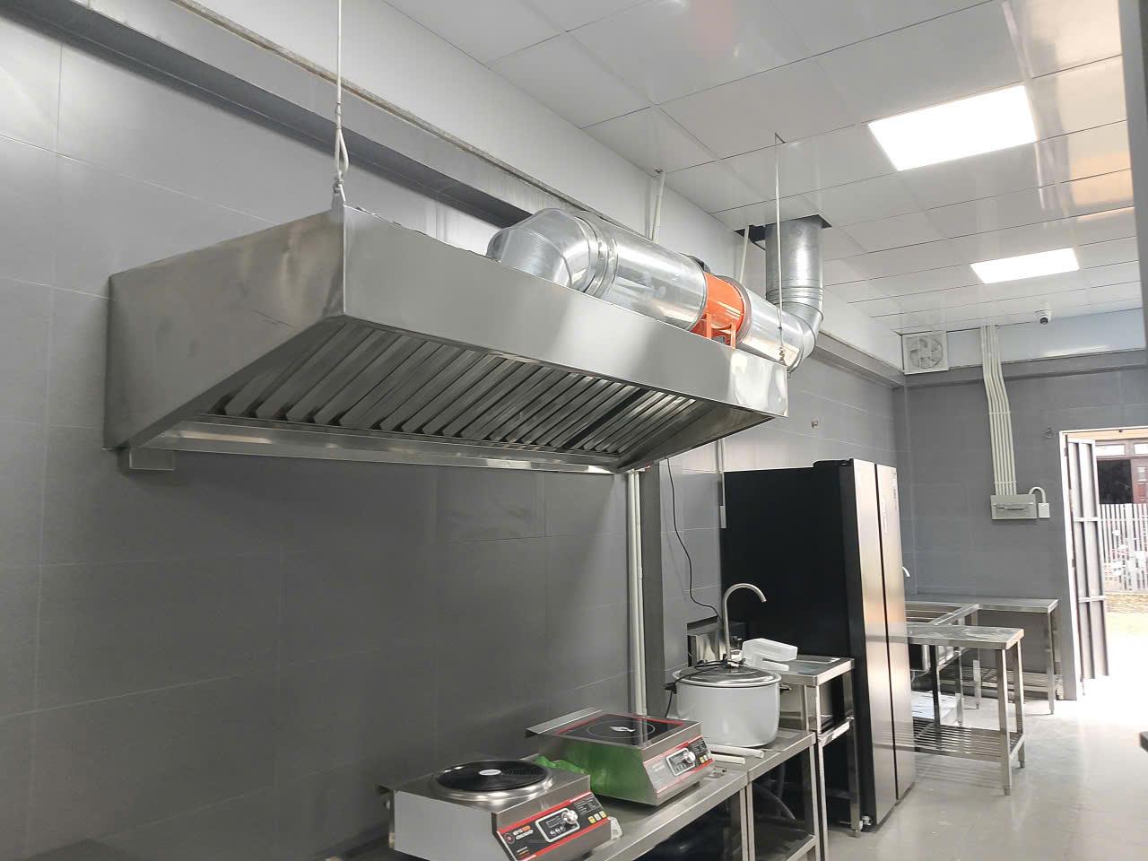 Gia công inox theo yêu cầu & thiết bị inox bếp công nghiệp: Giải pháp "may đo" tối ưu cho năm 2026- Ảnh 2.